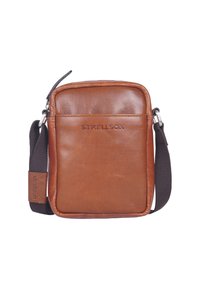 Borsa a tracolla in pelle marrone con zip, logo impresso sul davanti, tracolla in tessuto regolabile e superficie liscia.