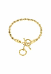 Pulsera de metal dorado trenzado con un cierre de toggle y un colgante circular, que presenta un diseño elegante y texturizado.