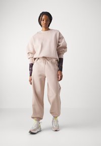 Jordan PANT - Pantalones deportivos - legend medium brown heather
