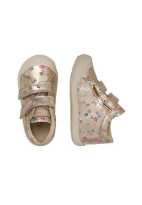 Chaussures synthétiques dorées avec motif floral, dotées de deux bandes Velcro et d'une semelle en caoutchouc. Bout arrondi et semelle texturée pour une meilleure adhérence.