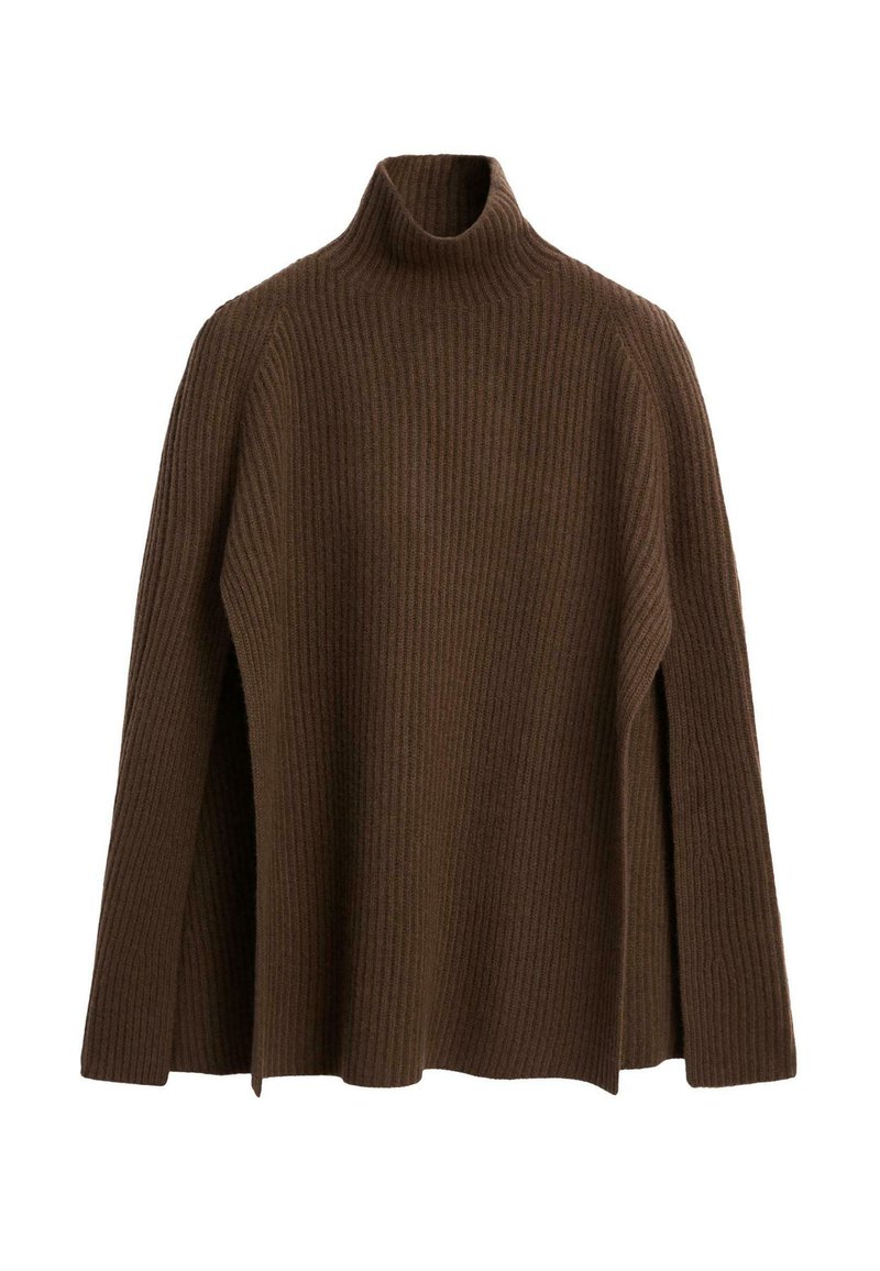 Maglione marrone a collo alto con coste, caratterizzato da una vestibilità morbida, spacchi laterali e un design del tessuto strutturato per un interesse visivo aggiunto.