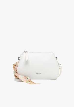 Biała, teksturowana skórzana torebka na ramię z srebrną plakietką z logo oraz szalikiem w kwiatowy wzór przywiązanym z jednej strony.