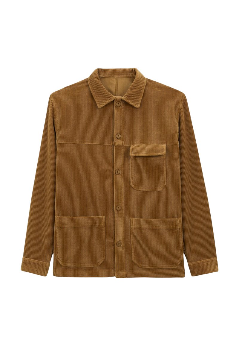 Veste en velours côtelé marron avec un col, des boutons sur le devant, une poche poitrine et deux poches plaquées inférieures. Tissu texturé avec des nervures verticales.