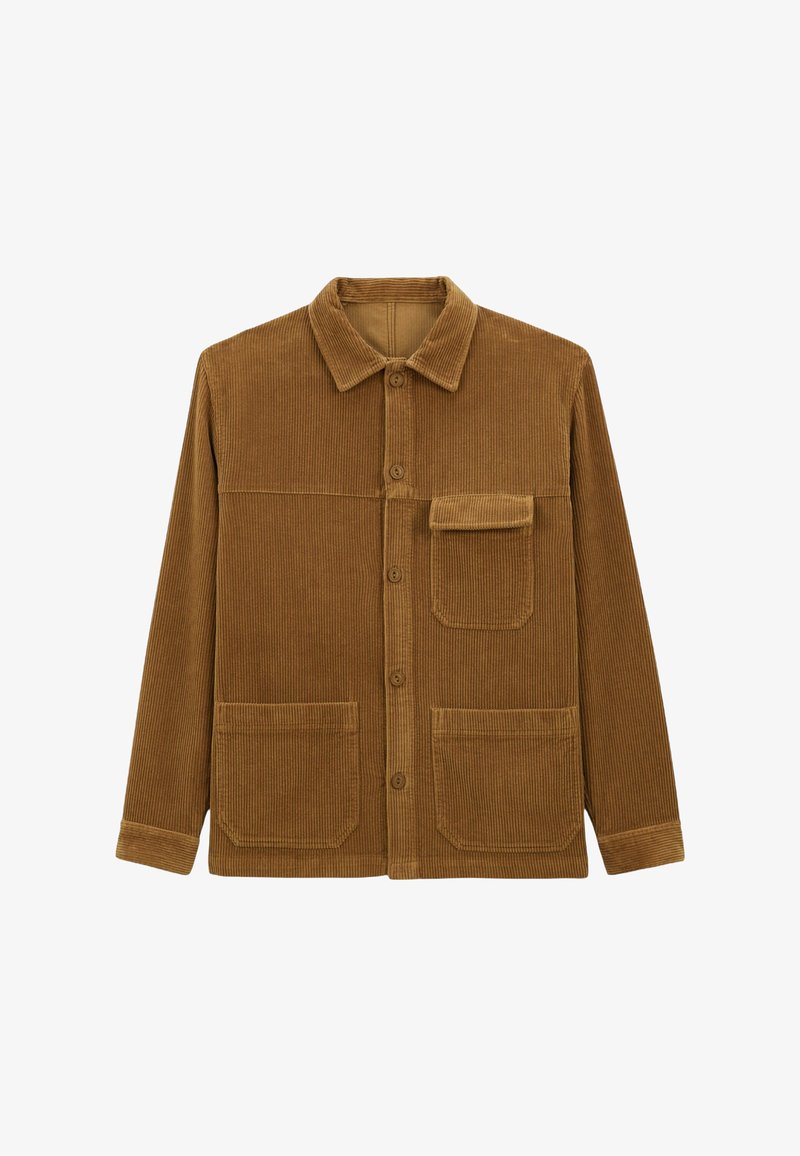 Veste en velours côtelé marron avec un col, des boutons sur le devant, une poche poitrine et deux poches plaquées inférieures. Tissu texturé avec des nervures verticales.