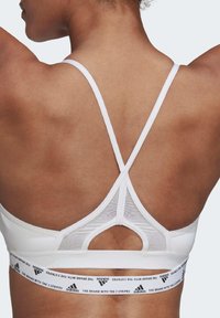 adidas Performance AEROREACT - Lengvai krūtinę prilaikanti sportinė liemenėlė - white