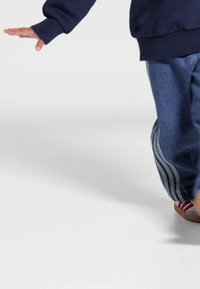 Thumbnail Image 2