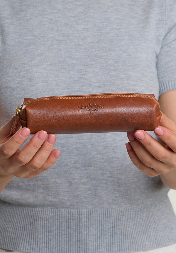 PETER - Federmäppchen - honigbraun