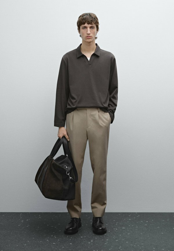 V-NECK - Polo shirt2