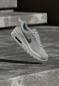 Δεν επιλέχθηκε, light smoke grey/iron grey/summit white/dusty cactus