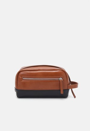 Pier One by Zalando UNISEX - Τσάντα τουαλέτας - brown
