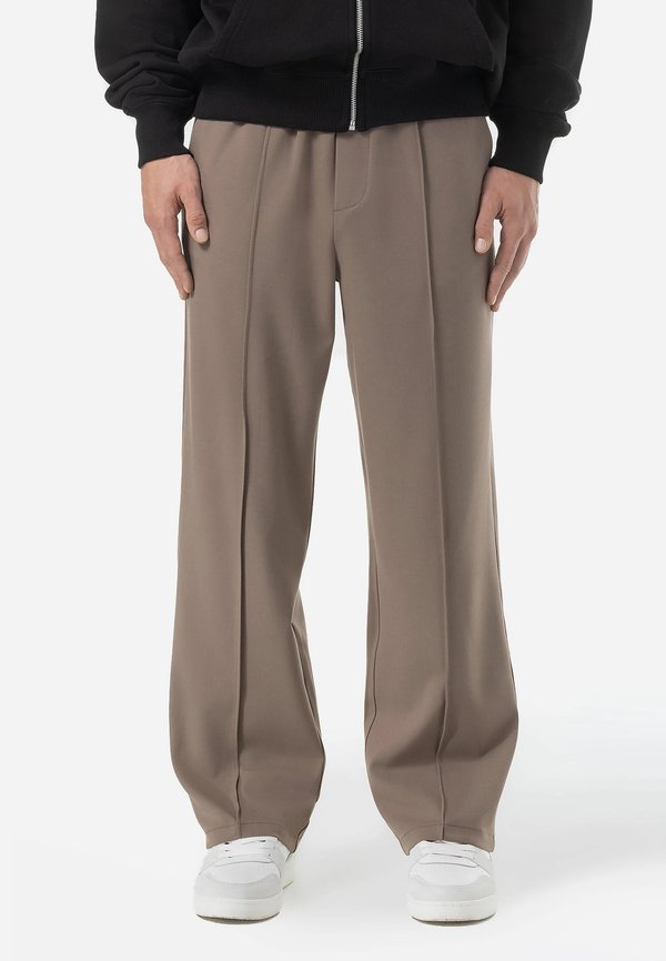 MOYE WIDE - Trousers
