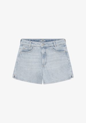 Hellblaue Denim-Shorts mit weicher Textur, Fünf-Taschen-Design und Knopfverschluss. Mit seitlichen Schlitzen am Saum für zusätzliche Details.