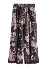 Juodos spalvos gėlių rašto kelnės-culottes su elastine juosmens juosta. Puoštos didelėmis pastelinėmis gėlėmis ir subtiliais nėrinių akcentais palei apačią. Lengvos, šilkinės tekstūros.