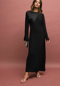 Next MIX COLUMN  - REGULAR FIT - Maxiklänning - black