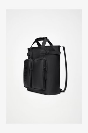 Must veekindel seljakott, millel on elegantne ja minimalistlik disain, esiküljel lukuga tasku ning reguleeritavad rihmad mugavamaks kandmiseks.