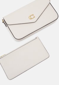 COACH WYN CROSSBODY BAG - Schoudertas - chalk