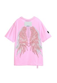 Camiseta de algodón rosa con bordado de grandes alas de ángel en tonos metálicos de rosa y plata en la parte posterior. Corte caja y mangas cortas.