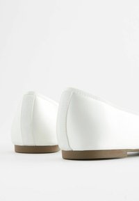 Next WIDE FIT WEDDING SATIN BRIDAL - Baleriinad - ivory white