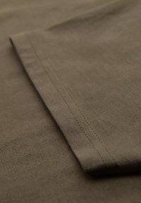Non sélectionné, dark olive