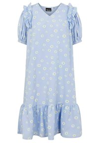 Hellblaues Kleid im Karomuster mit weißen Gänseblümchen, V-Ausschnitt, gerüschten kurzen Ärmeln und einem gestuften Rüschensaum. Weicher, leichter Stoff.