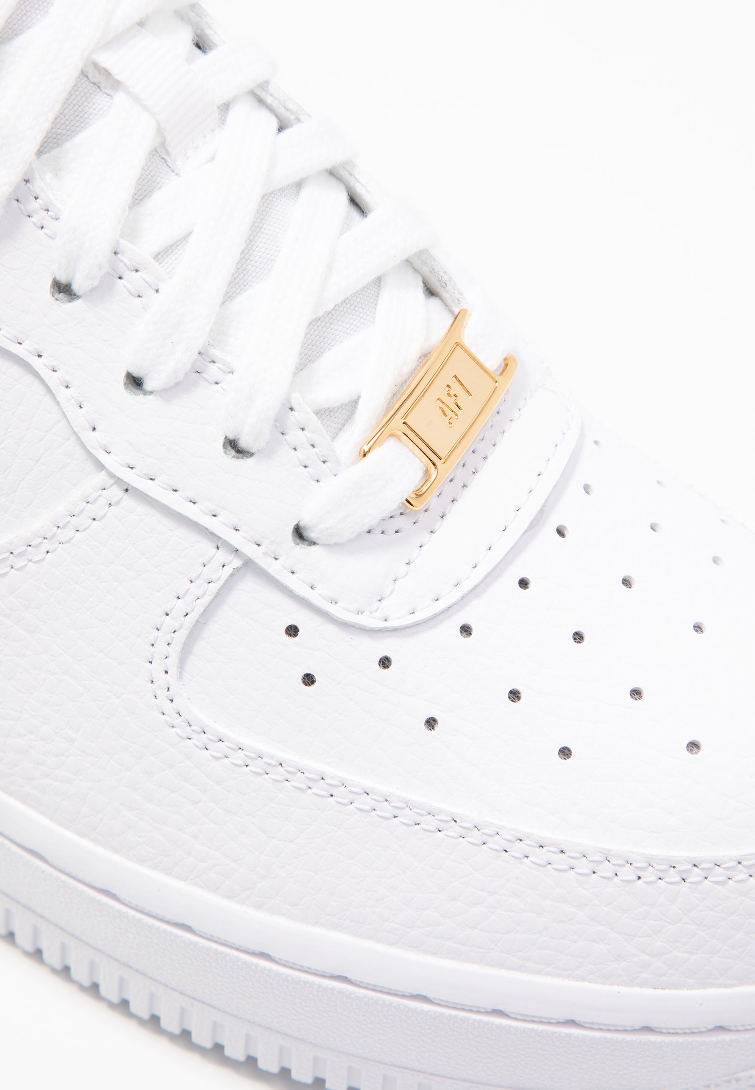 nike air force 1 07 trainers white cool grey metallic gold