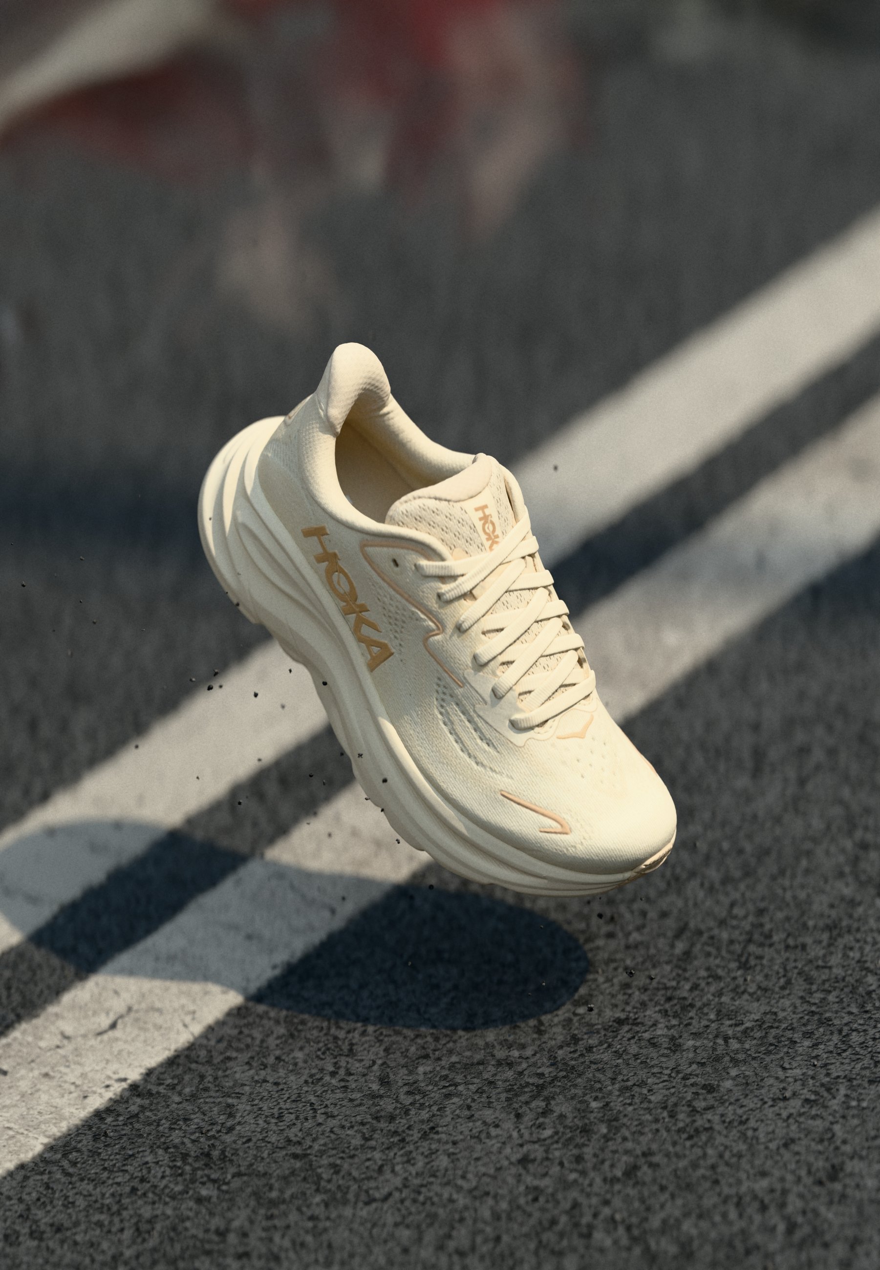 【未使用】HOKA スニーカー CLIFTON 10 WIDE ベージュ HOKA CLIFTON 10 - Hardloopschoenen voor op de weg - vanilla/birch