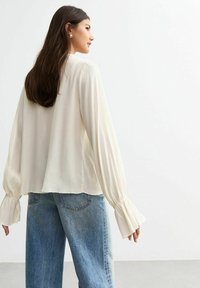 New Look RUFFLE  - Camicetta - off white