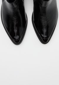 L37 Ankle boot