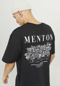 Jack & Jones RUNDHALSAUSSCHNITT - Apdrukāts T-krekls - black