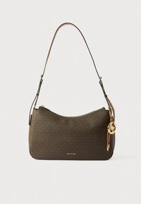 Borsa a spalla in pelle marrone con motivo, silhouette curva, ferrature color oro e un charm decorativo. Tracolla regolabile.