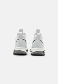 EA7 Emporio Armani ALTURA UNISEX - Baskets basses - white/black/griffin