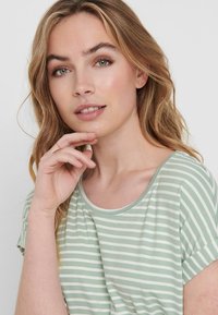 ONLY MOSTER STRIPE S/S NOOS - Print T-shirt - frosty green