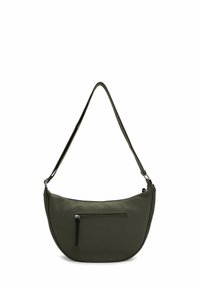 Borsa a tracolla in ecopelle verde oliva con una forma curva, tracolla regolabile e una tasca frontale con cerniera. Texture liscia e design minimalista.