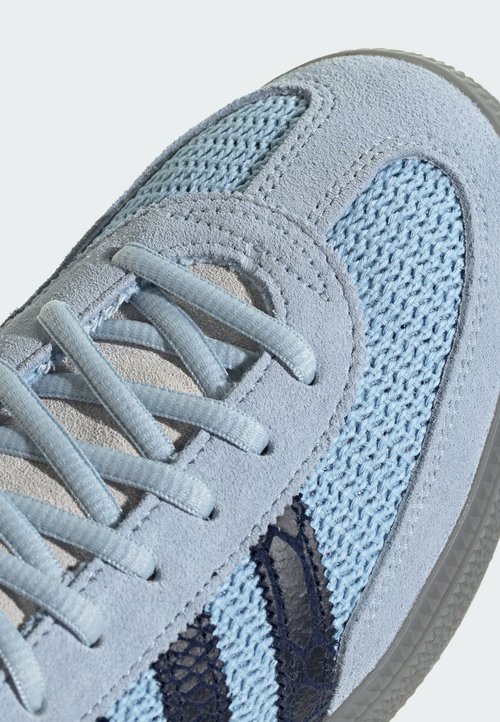 adidas ORIGINALS HANDBALL SPEZIAL SHOES - Trainers - clear sky night indigo crystal sky — photo 6