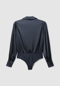 Navy Satin-Body mit langen Puffärmeln, einem kragenförmigen Ausschnitt und geknöpften Manschetten. Hat einen taillierten, elastischen Stoff. Glatte Textur.
