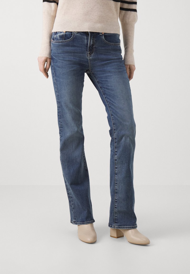 AG Jeans - SOPHIE - Bootcut piegriezuma džinsi - dark blue denim, Palielināt