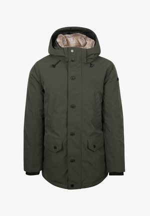 Olijfgroene geïsoleerde jas met een capuchon gevoerd met imitatiebont, knoopsluiting aan de voorkant, twee grote klepzakken en verstelbare trekkoorden.