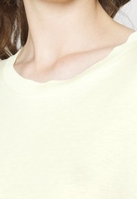 DRYKORN Pitkähihainen paita - off-white