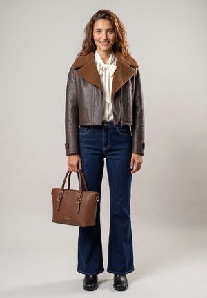 SURI FREY, SURI FREY SHOPPER SFY THESSY - Bolso de mano - cognac