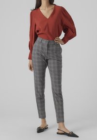 Vero Moda Spodnie materiałowe