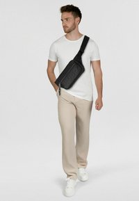 HUGO NOSH  - Gürteltasche - black