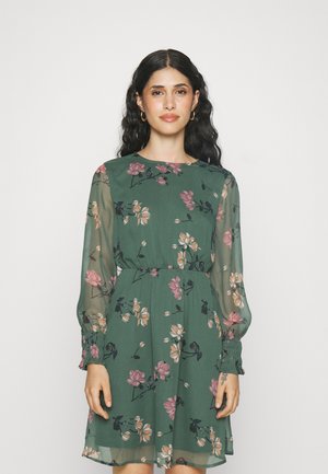 Vero Moda Petite VMMILLA DRESS  - Φόρεμα ημέρας - dark forest