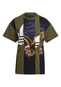 Olivgrön och svart bomullströja med en stor örn grafik och tre vita ränder. Kort ärm och rundad halsringning.