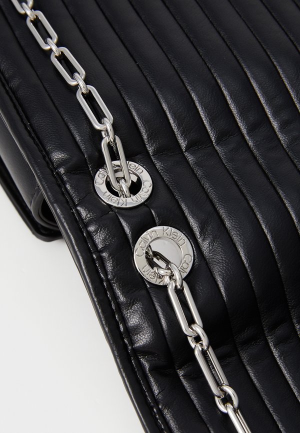 MINI LINE QUILT SHOULDER BAG - Handbag3