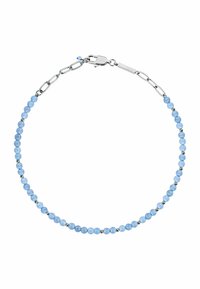 Blå pärlhalsband med runda akvamarinfärgade stenar som växlar med silverdetaljer, säkrad med en lås och kedjelänkar.