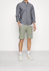 TOM TAILOR DENIM Šortky - olive