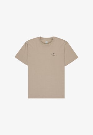T-shirt in cotone beige con scollatura tonda e maniche corte; presenta una piccola scritta nera del logo stampata al centro anteriore.