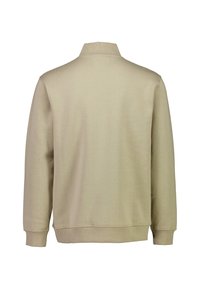 Sudadera beige con cuello alto, mangas largas y una textura lisa y uniforme. Diseño simple sin patrones ni acentos de hardware visibles.
