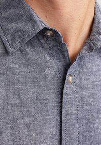 Jack & Jones JJESUMMER LINEN MIX SHIRT - Košile - faded denim