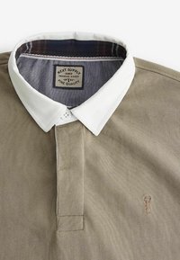 Next Pólóing - neutral brown